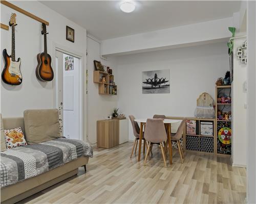 Apartament 2 camere cu curte si 2 parcari Otopeni