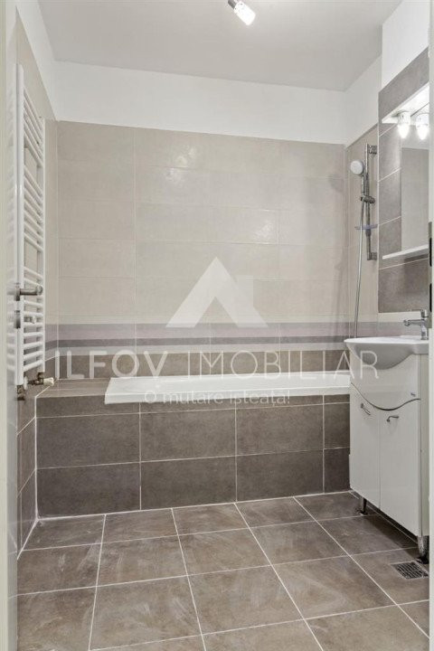 Apartament 3 camere 74.76mp curte 46mp 2 bai Otopeni parcul Unirii