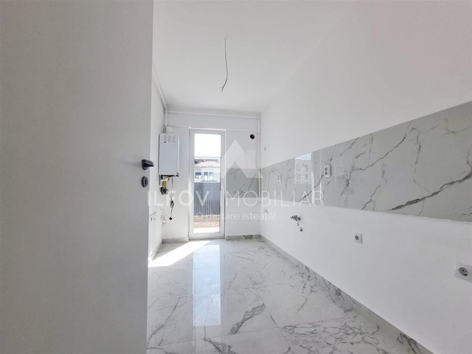 Apartament 2 camere Tunari curte mare bloc cu lift langa padure
